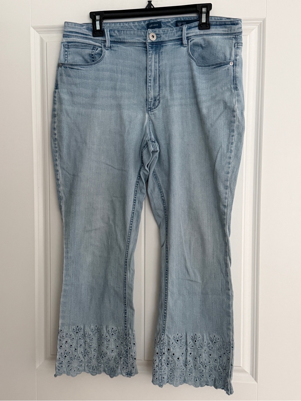 J. Jill Light Blue High Rise Cropped Jeans with Eyelet Scallop Hem Size 12